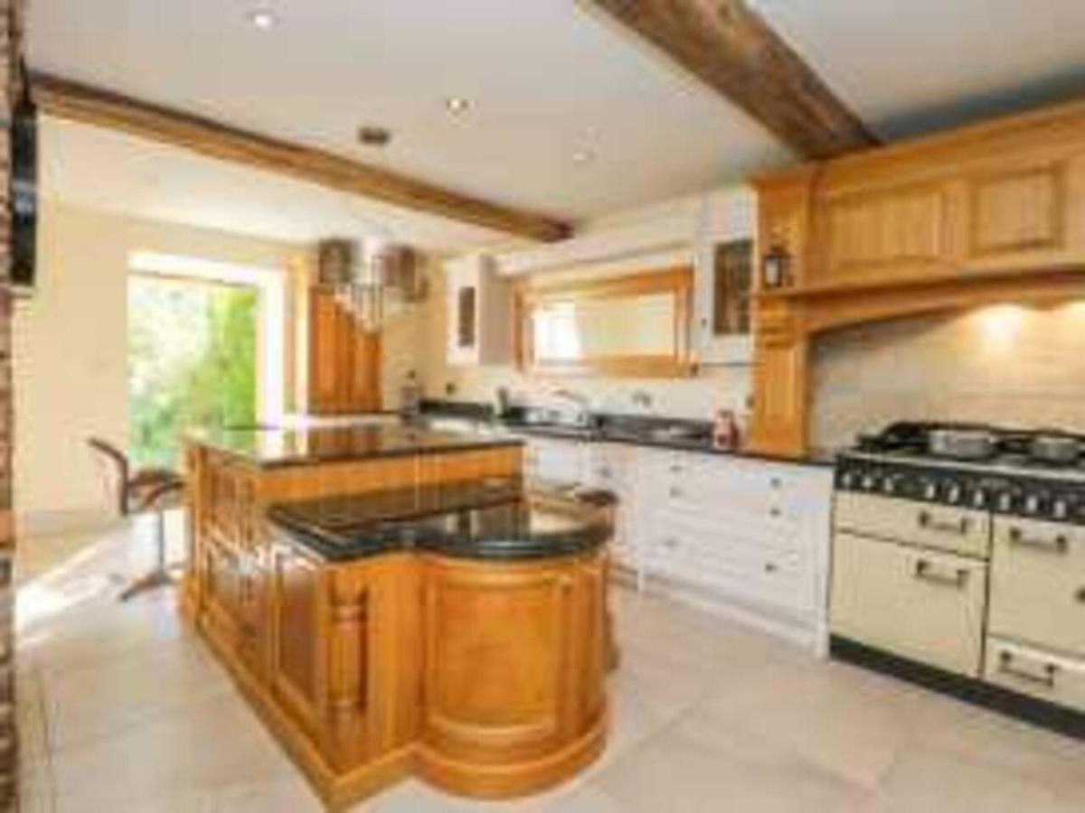Meagill Farmhouse Hot Tub Bbq Hut Villa Otley  Exterior photo